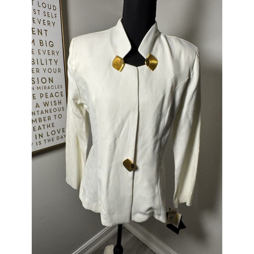 VTG Taurus II White jacket size 8 gold buttons With all tags